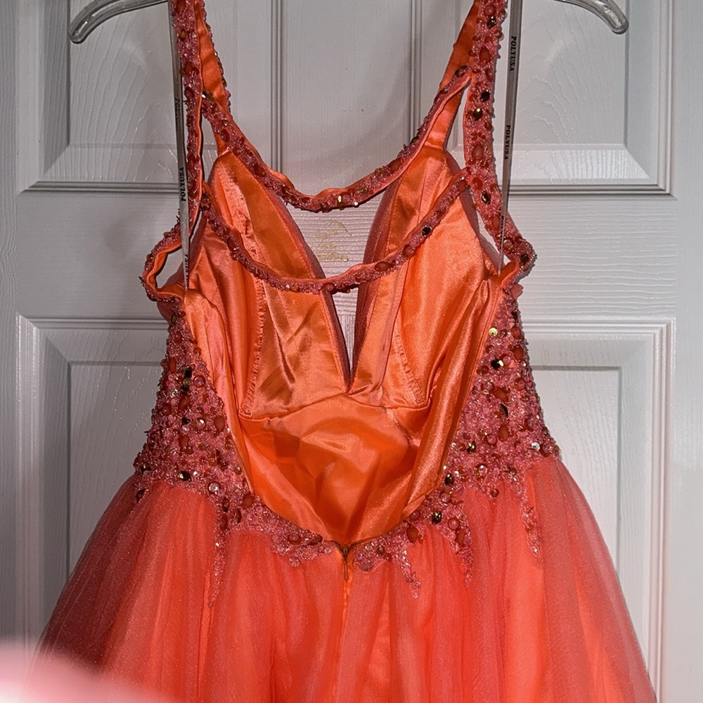 EUC HOMECOMING DRESS - Picture 4 of 5